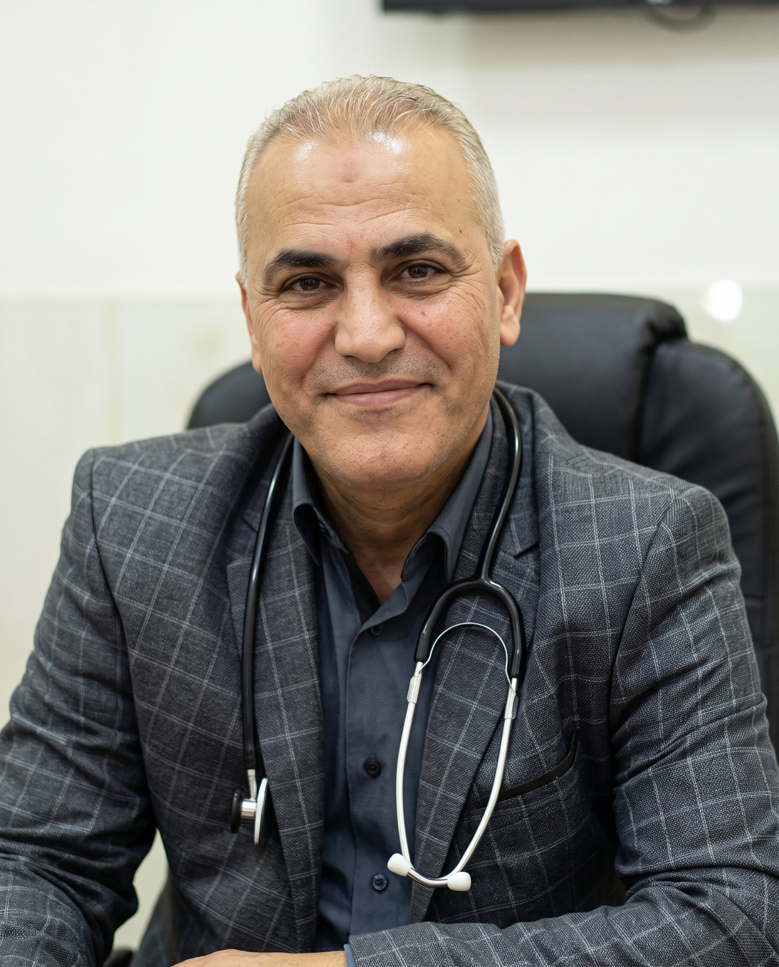 د. حسين بطاينة — استشاري أطفال وتطور عصبي