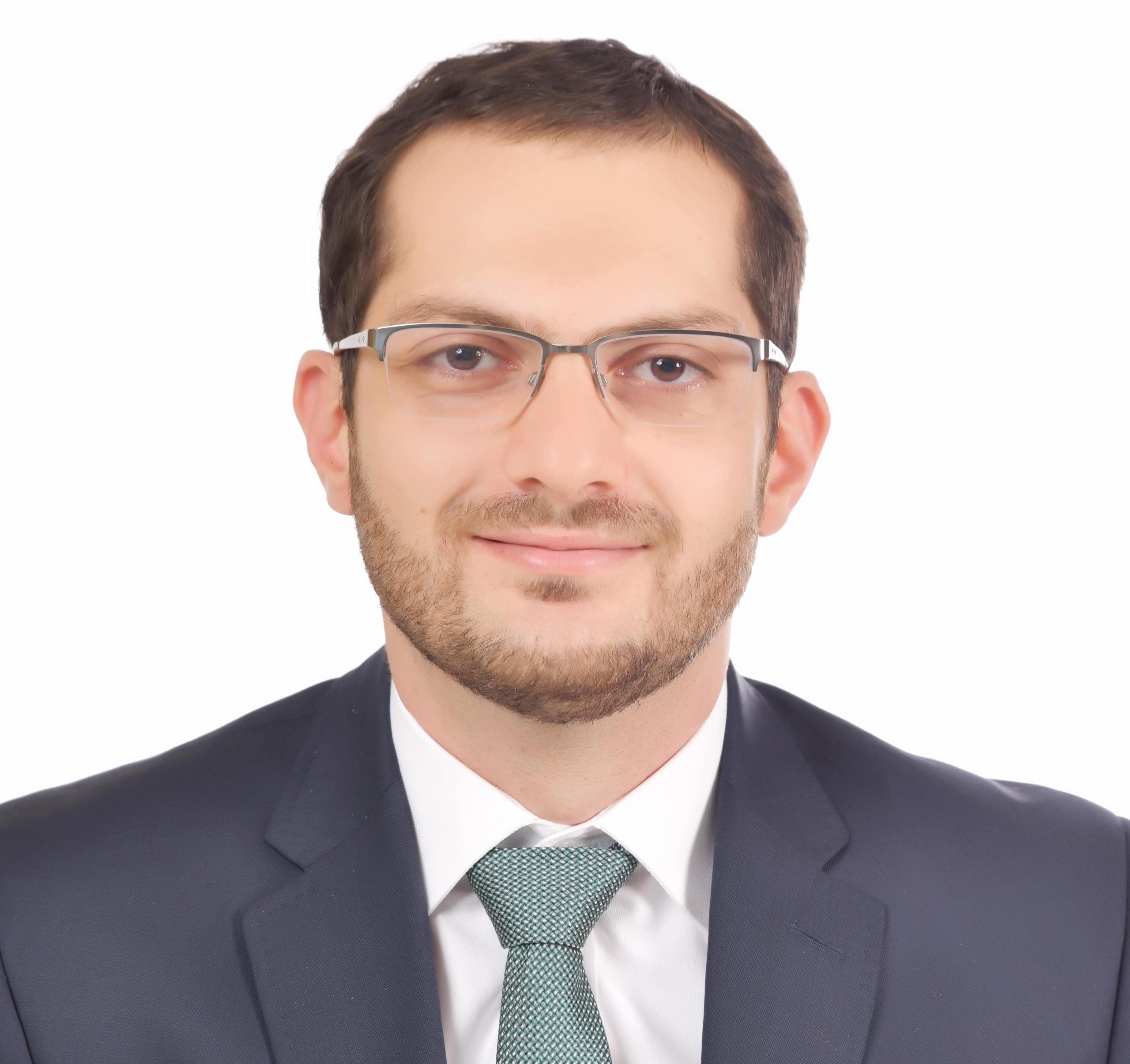 د. أحمد محمود الشياب — استشاري الأمراض الباطنية والكلى