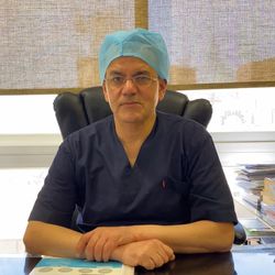 د. طلعت العبد — استشاري الأمراض الجلدية وزراعة الشعر