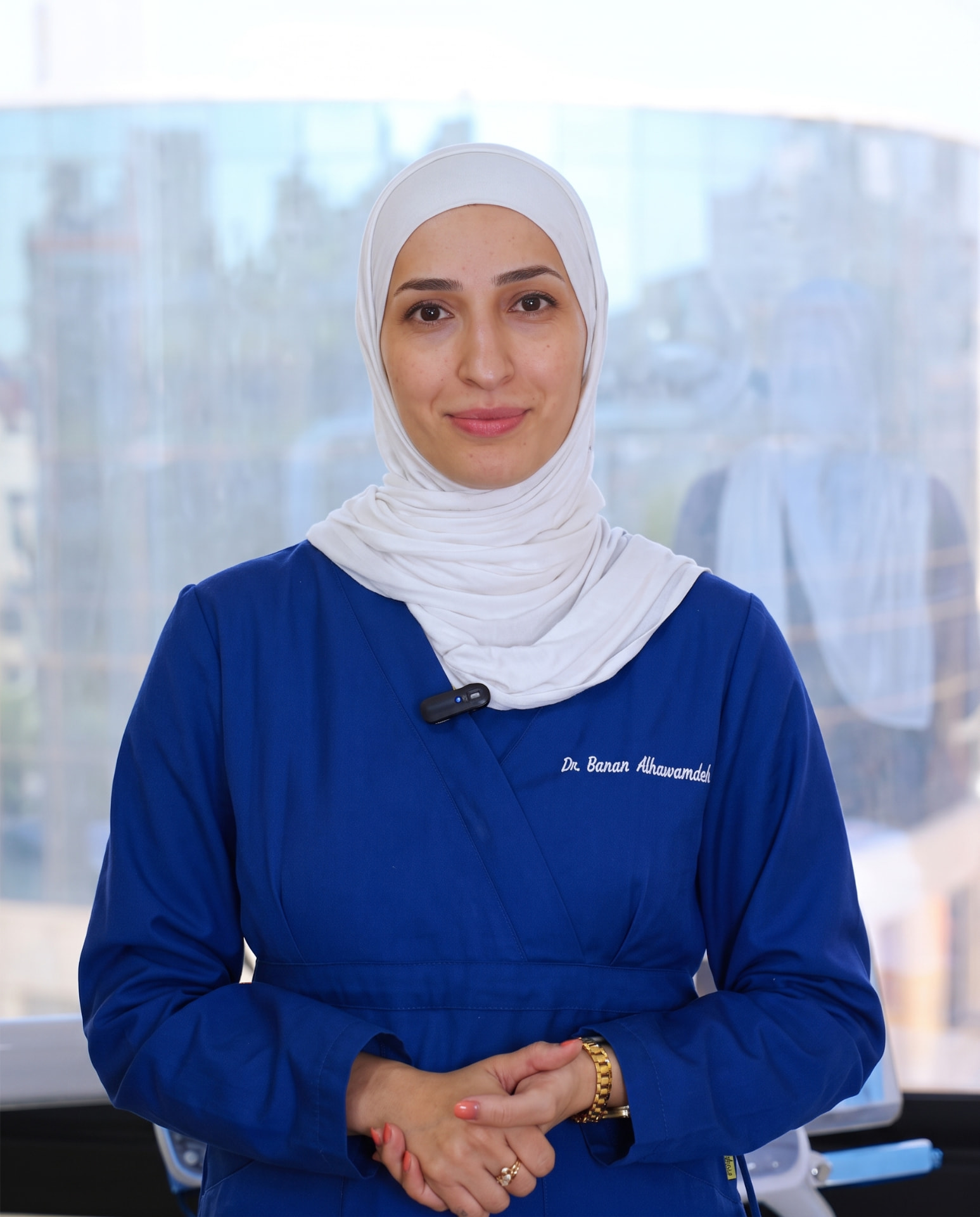 د. بنان الحوامدة — طب وتجميل الأسنان