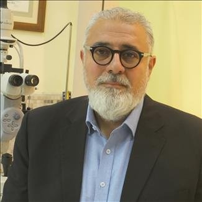 د. محمد أبو سمك — استشاري طب وجراحة العيون والشبكية