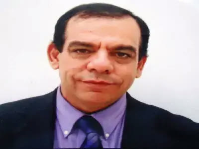 د. عمر عبيدات — أخصائي الأمراض الباطنية